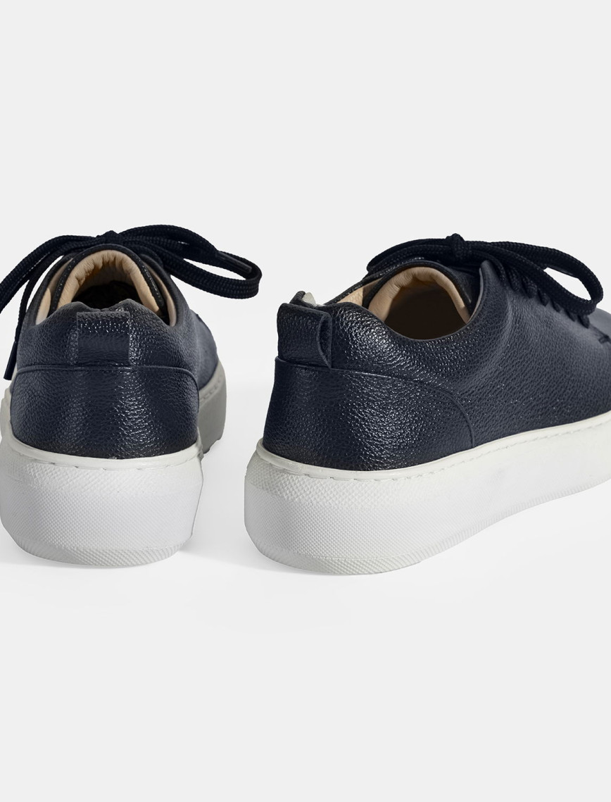 Kadın Lacivert Bağcıklı Deri Günlük Ayakkabı Kadın Lacivert Bağcıklı Deri Günlük Ayakkabı