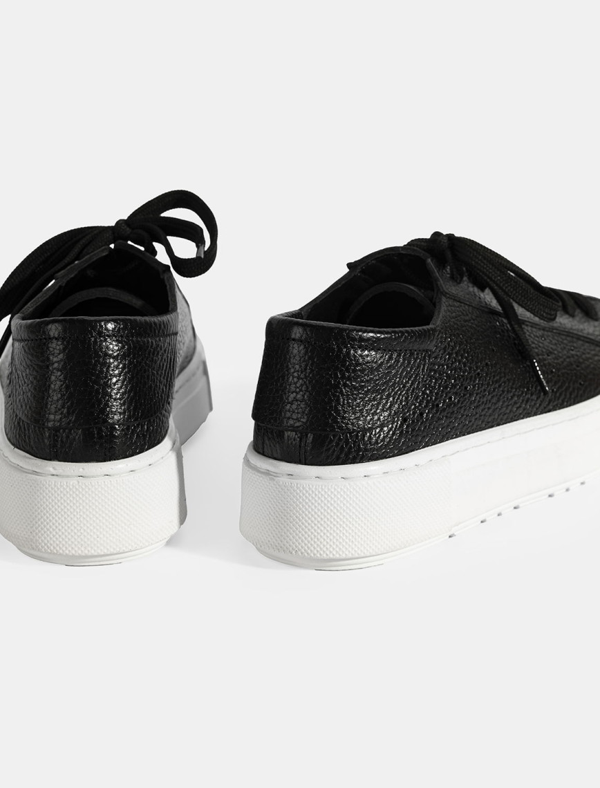 Kadın Siyah Bağcıklı Deri Günlük Ayakkabı Kadın Siyah Bağcıklı Deri Günlük Ayakkabı