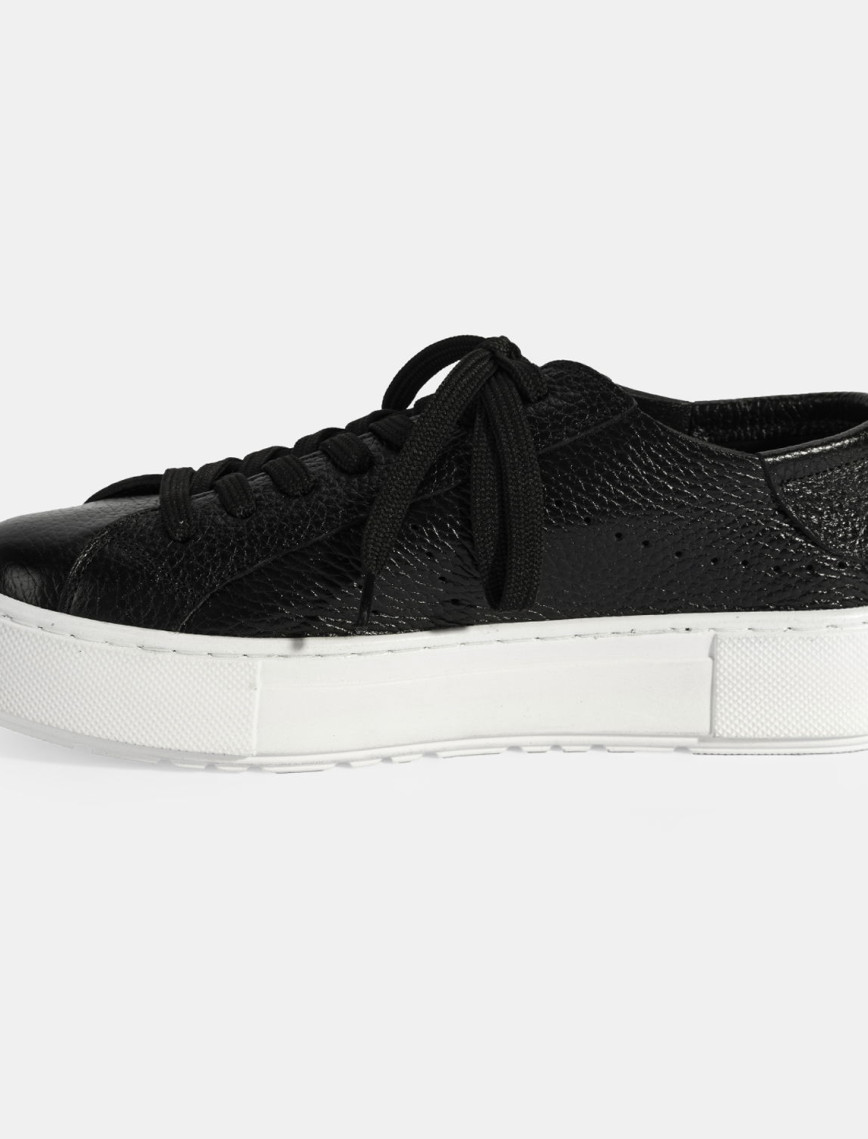 Kadın Siyah Bağcıklı Deri Günlük Ayakkabı Kadın Siyah Bağcıklı Deri Günlük Ayakkabı