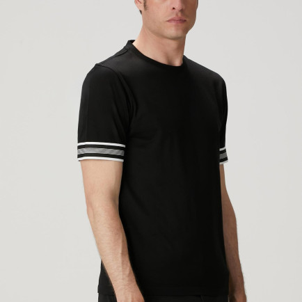Network Erkek Siyah Kolu Detaylı T-shirt Network Erkek Siyah Kolu Detaylı T-shirt