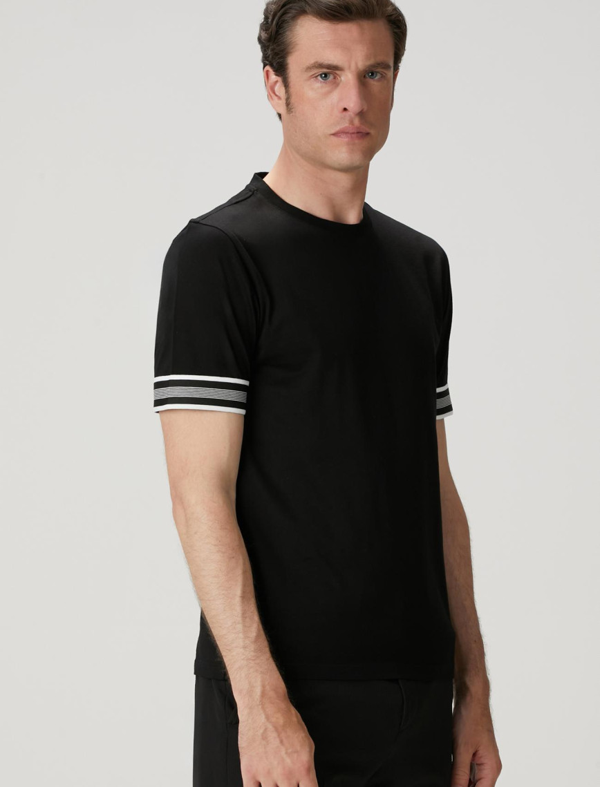 Network Erkek Siyah Kolu Detaylı T-shirt Network Erkek Siyah Kolu Detaylı T-shirt