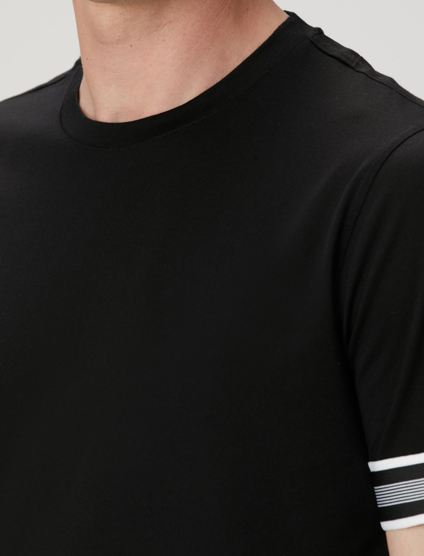 Network Erkek Siyah Kolu Detaylı T-shirt Network Erkek Siyah Kolu Detaylı T-shirt