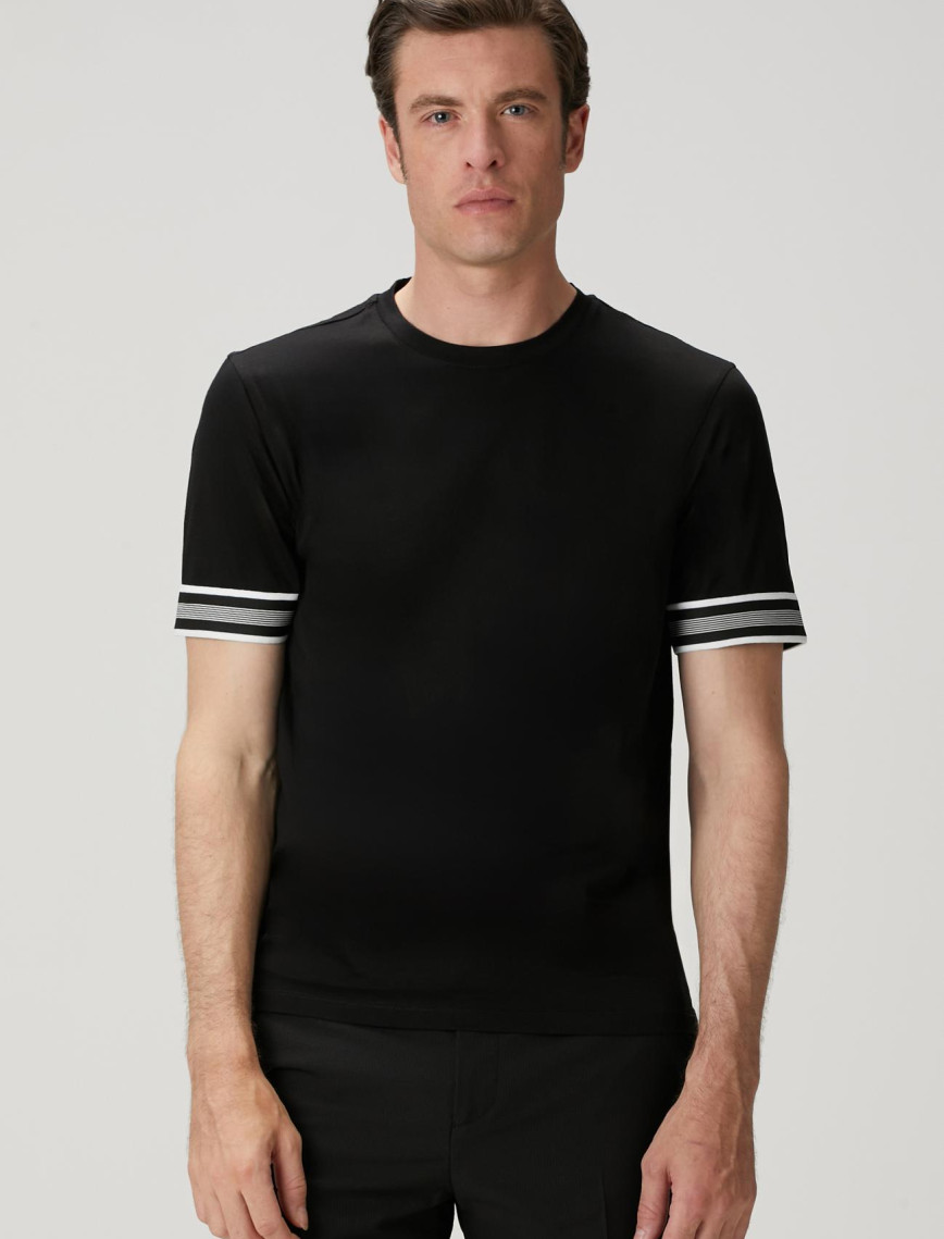 Network Erkek Siyah Kolu Detaylı T-shirt Network Erkek Siyah Kolu Detaylı T-shirt
