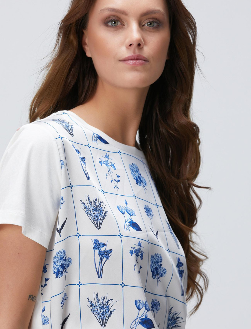 Network Kadın Lacivert Kırık Beyaz Desenli T-shirt Network Kadın Lacivert Kırık Beyaz Desenli T-shirt