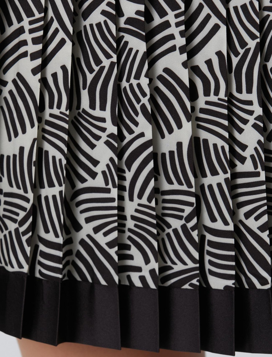 Network Kadın Kırık Beyaz Siyah Desenli Mini Etek Network Kadın Kırık Beyaz Siyah Desenli Mini Etek