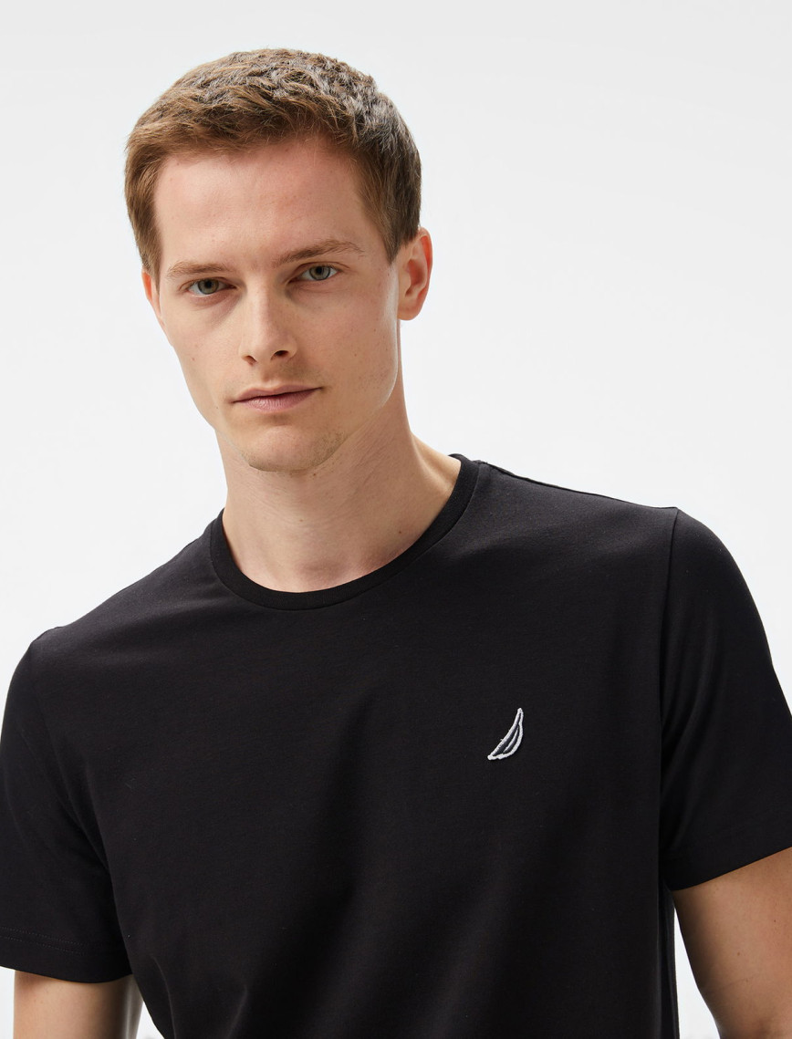 Nautica Erkek Siyah Regular Fit T-Shirt Nautica Erkek Siyah Regular Fit T-Shirt
