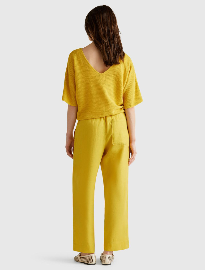 Kadın Sarı Pamuk ve Keten Karışımlı Çizgili Dikişsiz V Yaka Kısa Kollu Üst Kadın Sarı Pamuk ve Keten Karışımlı Çizgili Dikişsiz V Yaka Kısa Kollu Üst