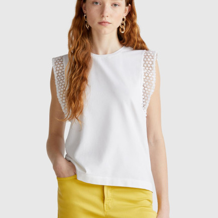 Kadın Beyaz Dantel Detaylı Kolsuz Esnek T-Shirt Kadın Beyaz Dantel Detaylı Kolsuz Esnek T-Shirt