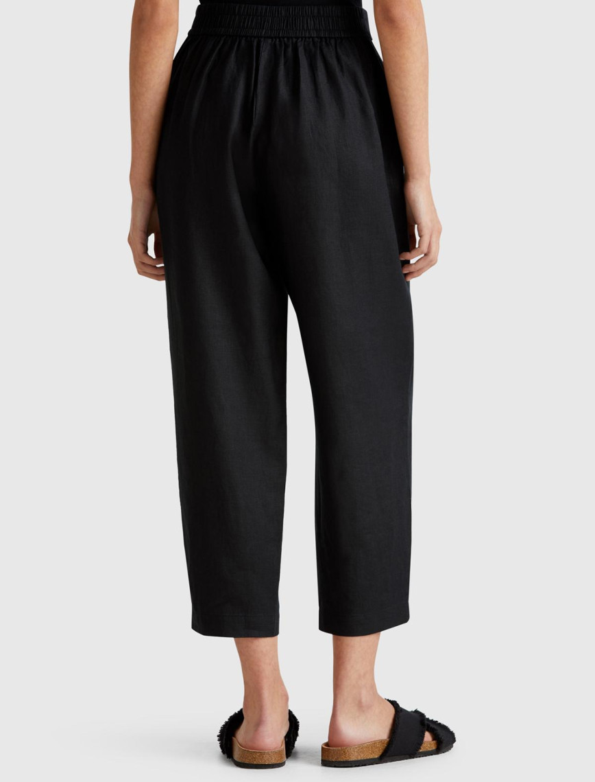 Kadın Siyah %100 Keten Arka Beli Lastikli Paçası Dar Relax Fit Pantolon Kadın Siyah %100 Keten Arka Beli Lastikli Paçası Dar Relax Fit Pantolon