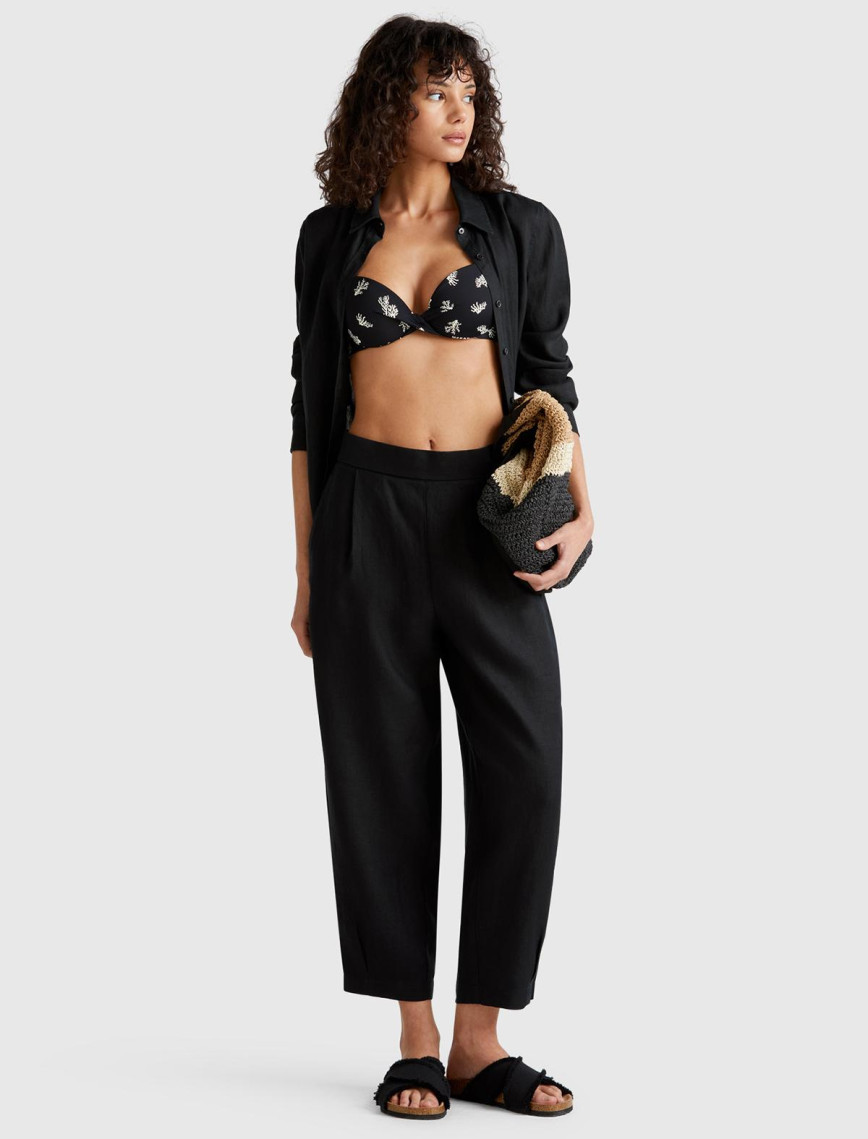 Kadın Siyah %100 Keten Arka Beli Lastikli Paçası Dar Relax Fit Pantolon Kadın Siyah %100 Keten Arka Beli Lastikli Paçası Dar Relax Fit Pantolon