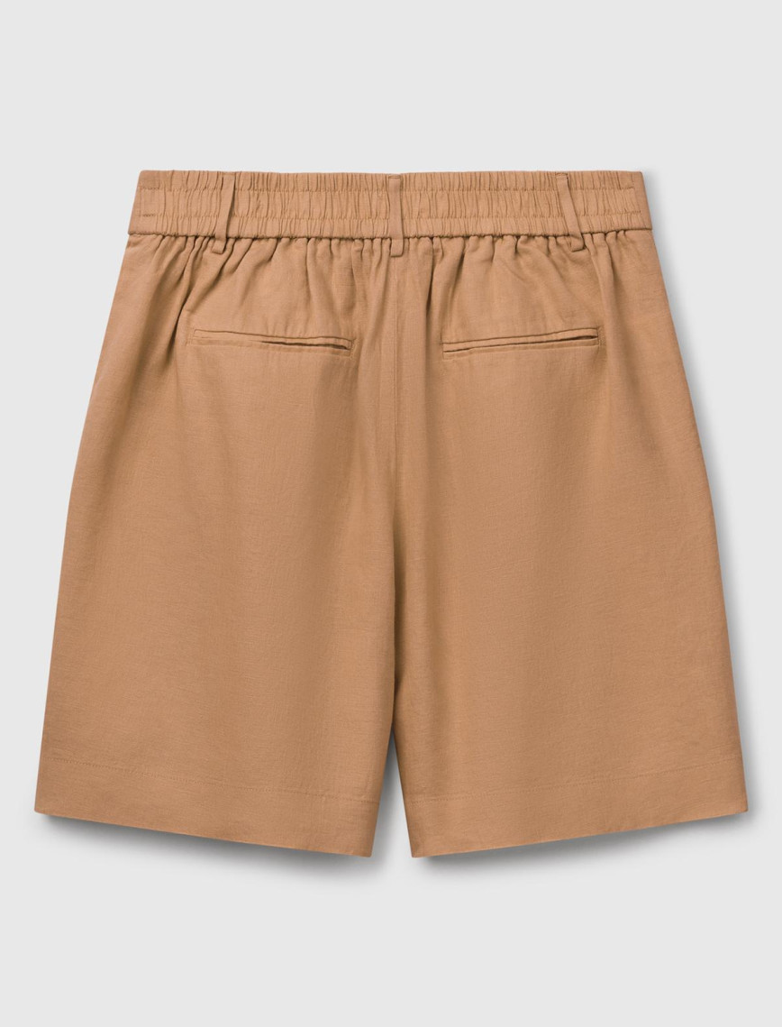 Kadın Bej %100 Keten Arka Beli Lastikli Pileli Relax Fit Bermuda Şort