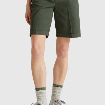 Kadın Haki Pamuk Karışımlı Önü Düğmeli Regular Fit Bermuda Şort Kadın Haki Pamuk Karışımlı Önü Düğmeli Regular Fit Bermuda Şort