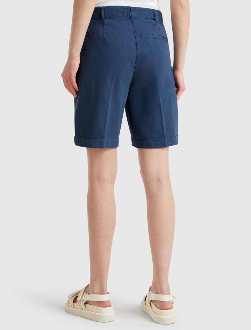 Kadın Denim Pamuk Karışımlı Önü Düğmeli Regular Fit Bermuda Şort Kadın Denim Pamuk Karışımlı Önü Düğmeli Regular Fit Bermuda Şort