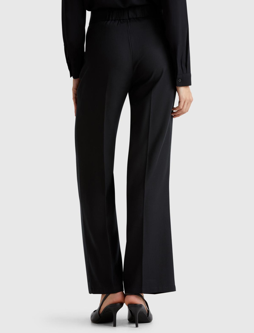 Kadın Siyah %100 Liyosel Beli Lastikli Düz Paça Pantolon Kadın Siyah %100 Liyosel Beli Lastikli Düz Paça Pantolon