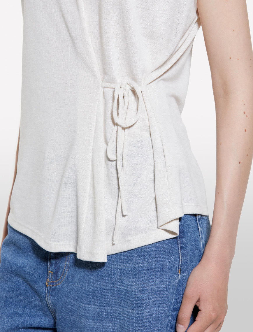 Kadın Kırık Beyaz Viskoz Karışımlı Önü Bağlama Detaylı Regular Fit T-Shirt