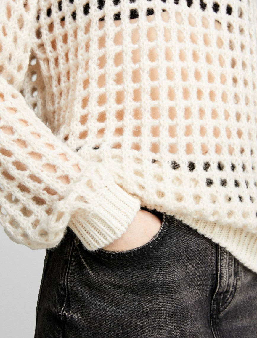 Kadın Açık Bej Yün Karışımlı Delik Detaylı Oversize Kazak Kadın Açık Bej Yün Karışımlı Delik Detaylı Oversize Kazak