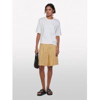 Kadın Kırık Beyaz %100 Pamuk Nakış Detaylı Bisiklet Yaka Regular Fit T-Shirt Kadın Kırık Beyaz %100 Pamuk Nakış Detaylı Bisiklet Yaka Regular Fit T-Shirt