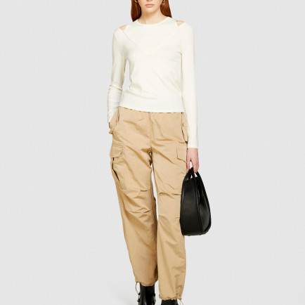 Kadın Krem Viskoz Karışımlı Önü Pencere Detaylı Dar Kesim Kazak Kadın Krem Viskoz Karışımlı Önü Pencere Detaylı Dar Kesim Kazak