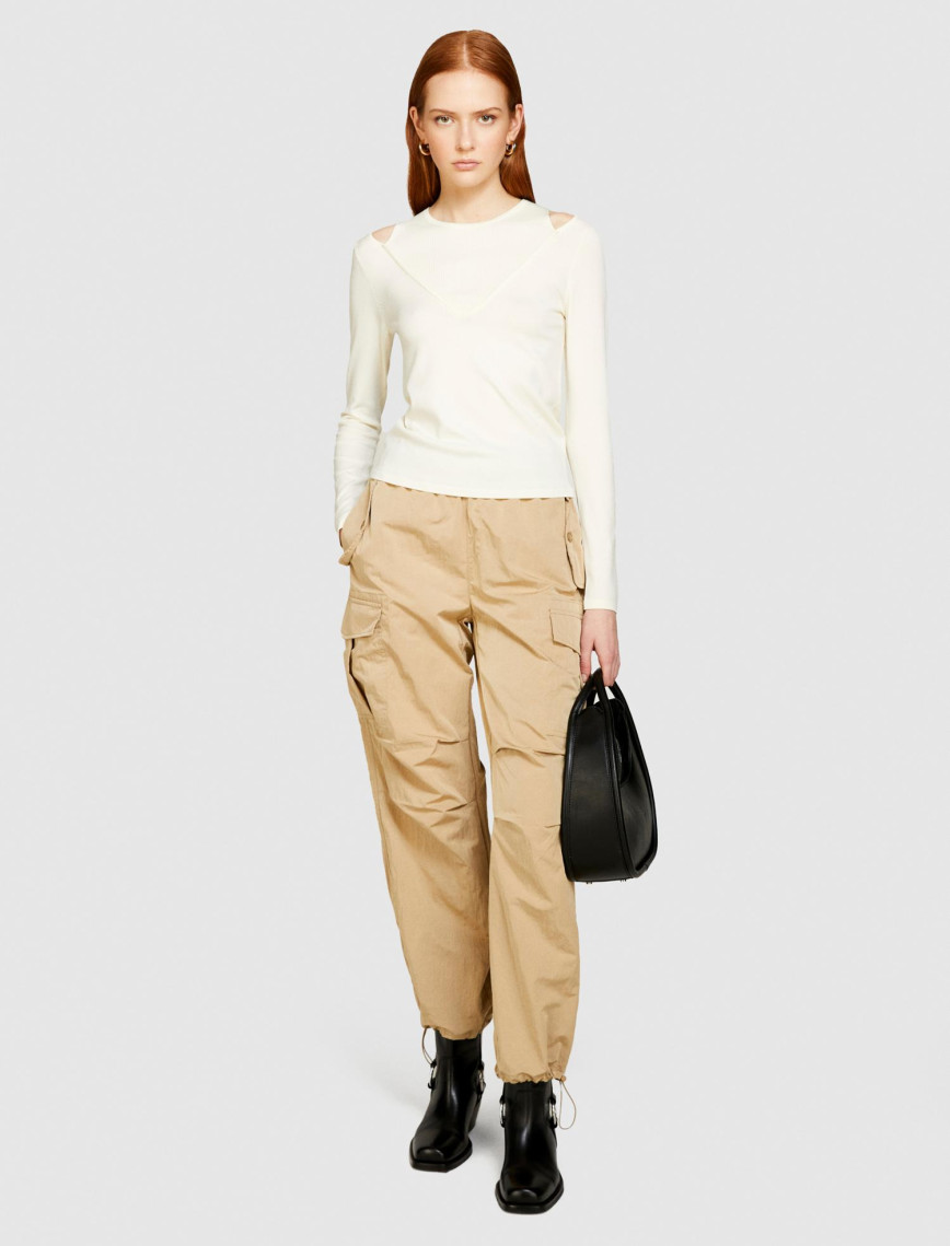 Kadın Siyah Viskoz Karışımlı Önü Pencere Detaylı Dar Kesim Kazak Kadın Siyah Viskoz Karışımlı Önü Pencere Detaylı Dar Kesim Kazak