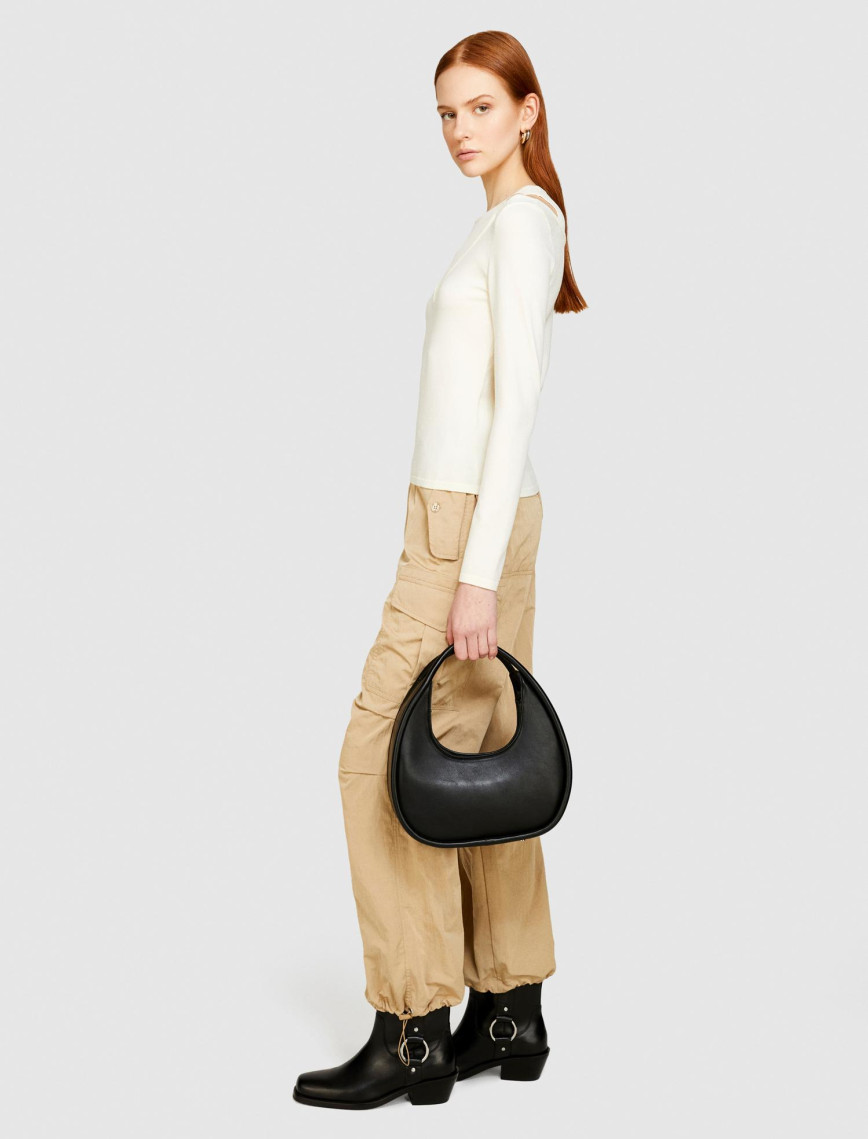 Kadın Krem Viskoz Karışımlı Önü Pencere Detaylı Dar Kesim Kazak Kadın Krem Viskoz Karışımlı Önü Pencere Detaylı Dar Kesim Kazak