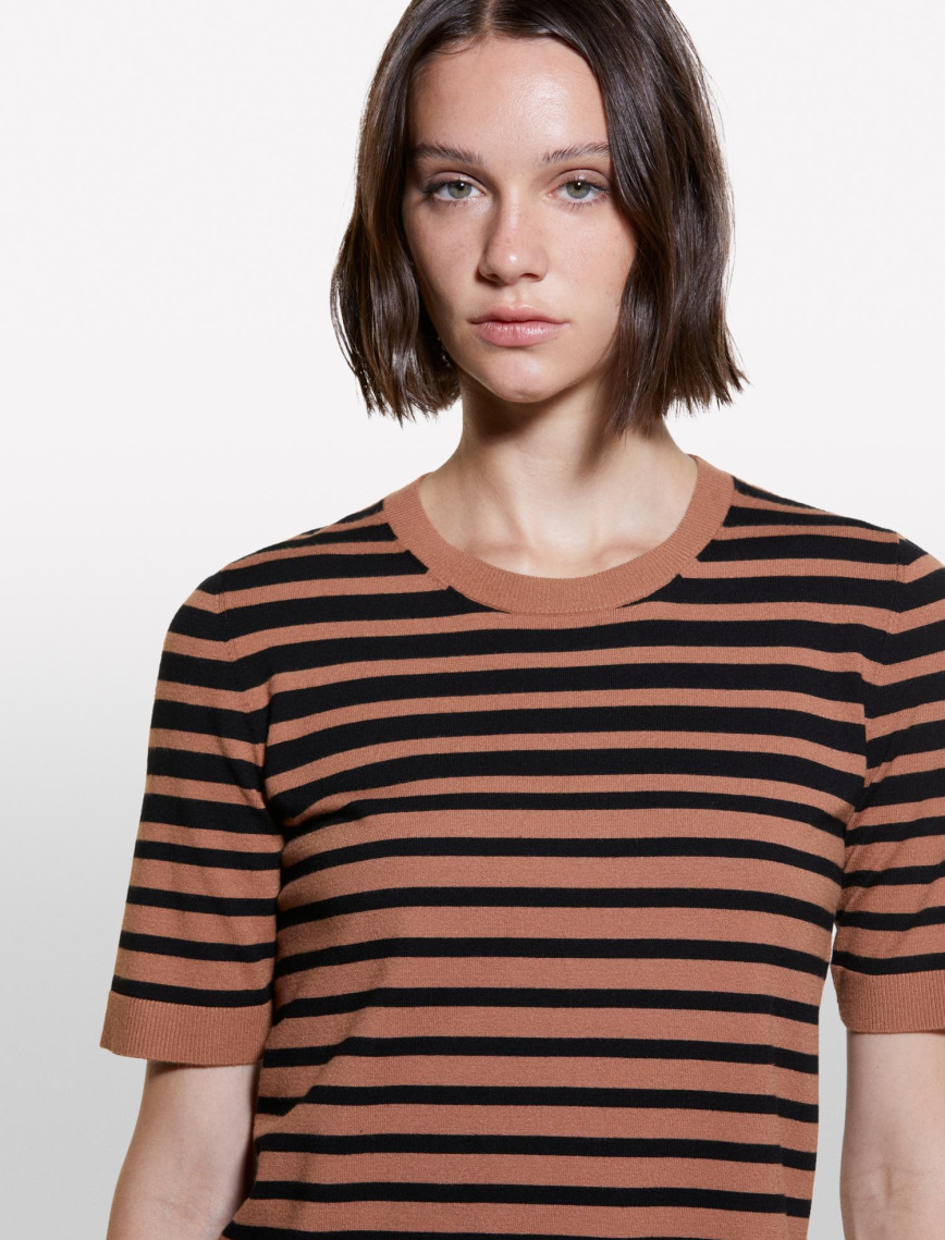 Kadın Kahverengi Çizgili Viskoz Karışımlı Çizgili Bisiklet Yaka Kısa Kollu Kazak Kadın Kahverengi Çizgili Viskoz Karışımlı Çizgili Bisiklet Yaka Kısa Kollu Kazak