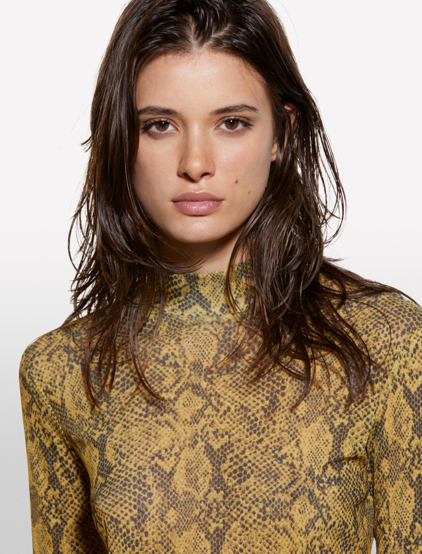 Kadın Sarı Baskılı Baskılı Dar Kesim Yüksek Yaka Uzun Kollu T-Shirt Kadın Sarı Baskılı Baskılı Dar Kesim Yüksek Yaka Uzun Kollu T-Shirt