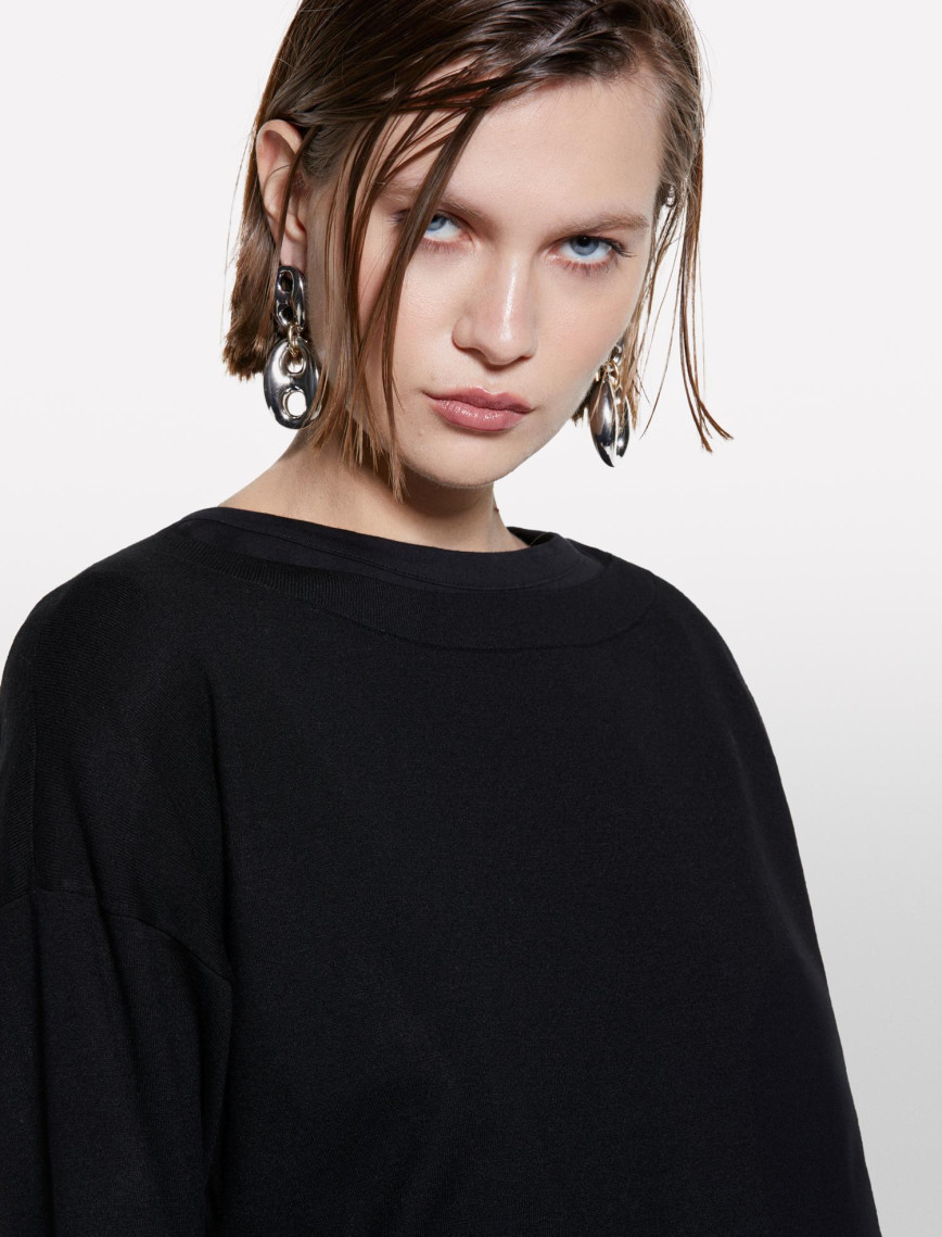 Kadın Siyah Viskoz Karışımlı Normal Kesim Düz Kayık Yaka Kazak Kadın Siyah Viskoz Karışımlı Normal Kesim Düz Kayık Yaka Kazak