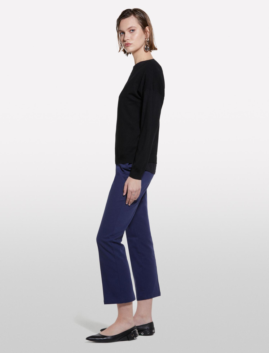 Kadın Siyah Viskoz Karışımlı Normal Kesim Düz Kayık Yaka Kazak Kadın Siyah Viskoz Karışımlı Normal Kesim Düz Kayık Yaka Kazak