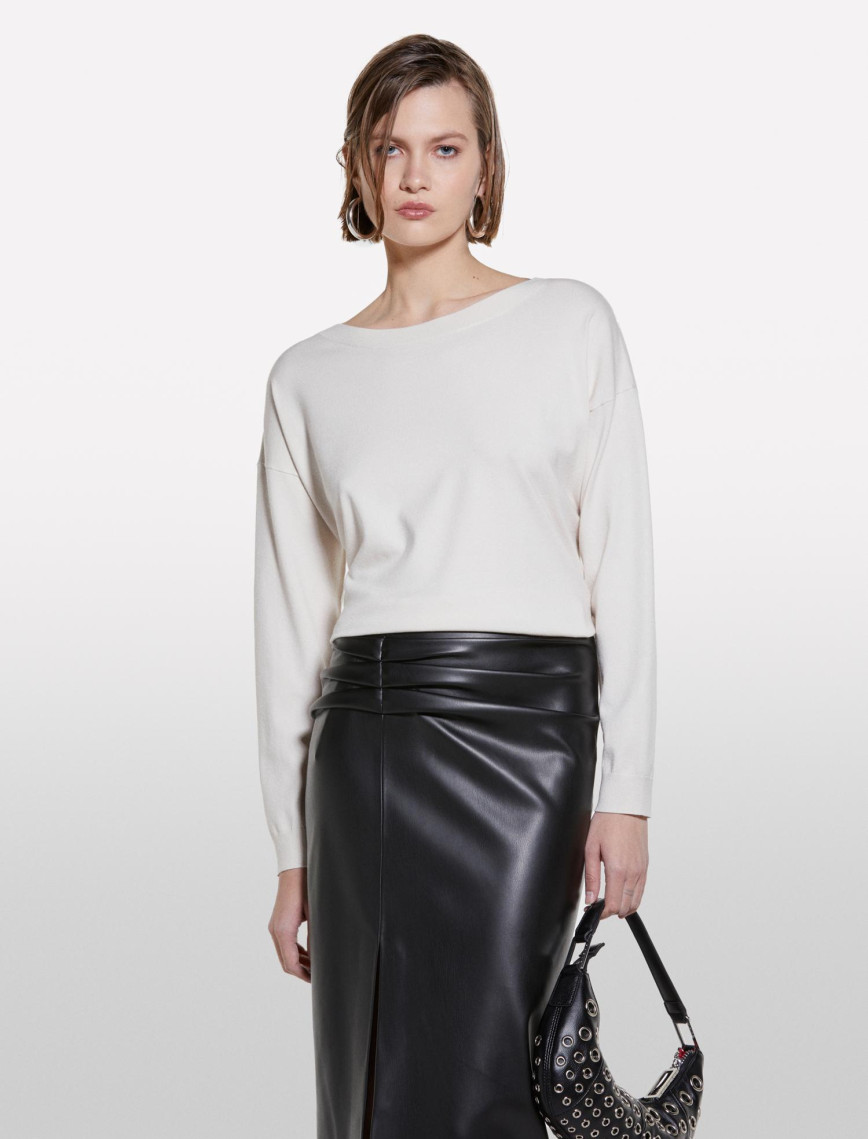 Kadın Bej Viskoz Karışımlı Normal Kesim Düz Kayık Yaka Kazak Kadın Bej Viskoz Karışımlı Normal Kesim Düz Kayık Yaka Kazak