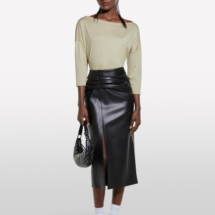 Kadın Kum Rengi Modal Karışımlı Kayık Yaka Regular Fit T-Shirt Kadın Kum Rengi Modal Karışımlı Kayık Yaka Regular Fit T-Shirt