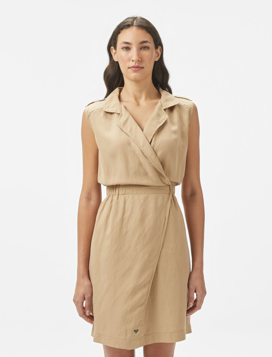 Lacoste Kadın Classic Fit Kolsuz Bej Elbise Lacoste Kadın Classic Fit Kolsuz Bej Elbise