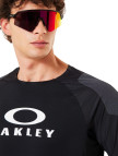 Oakley Seeker Edge Ls Jersey Erkek Siyah Tişört Oakley Seeker Edge Ls Jersey Erkek Siyah Tişört