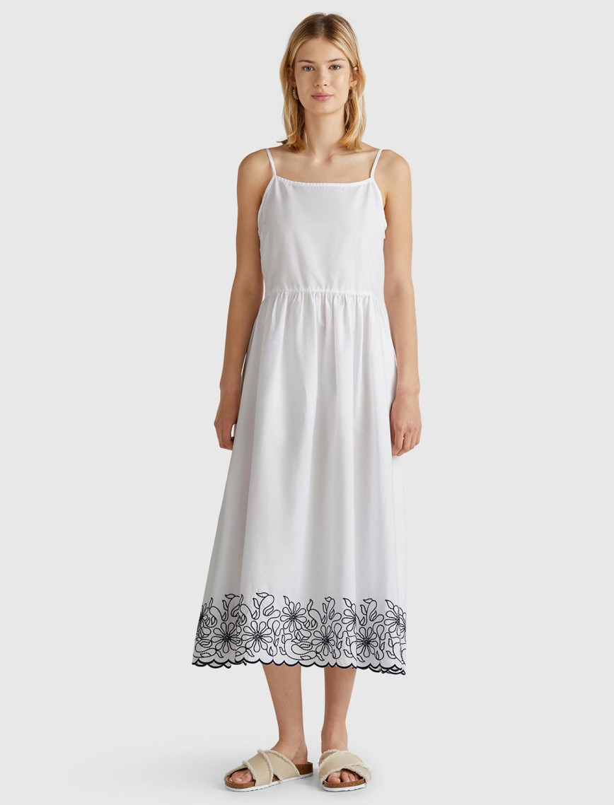 Kadın Beyaz %100 Koton Askılı Etek Ucu İşlemeli Midi Boy Elbise Kadın Beyaz %100 Koton Askılı Etek Ucu İşlemeli Midi Boy Elbise