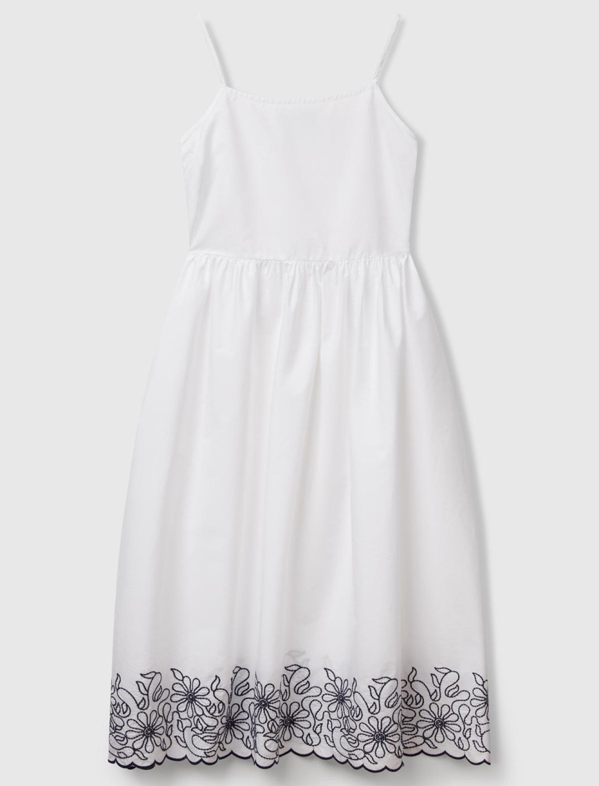 Kadın Beyaz %100 Koton Askılı Etek Ucu İşlemeli Midi Boy Elbise Kadın Beyaz %100 Koton Askılı Etek Ucu İşlemeli Midi Boy Elbise