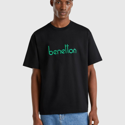 Erkek Siyah %100 Pamuk Önü Logo İşlemeli Oversize T-Shirt Erkek Siyah %100 Pamuk Önü Logo İşlemeli Oversize T-Shirt