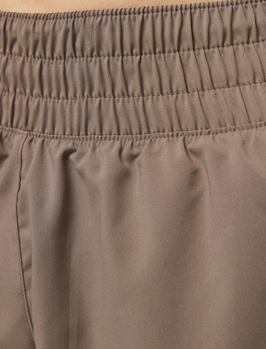 Nike One Dri-Fit Kadın Kahverengi Şort Nike One Dri-Fit Kadın Kahverengi Şort