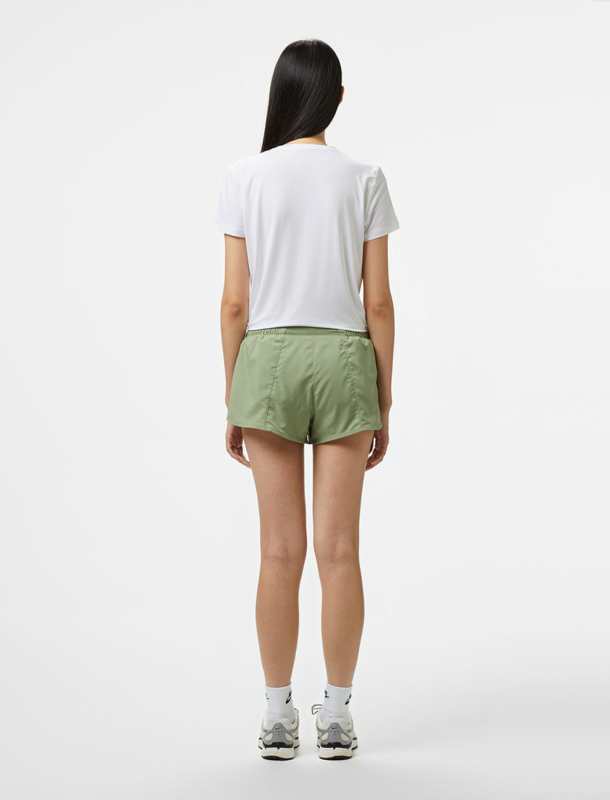 Nike One Dri-Fit Swoosh Kadın Yeşil Şort Nike One Dri-Fit Swoosh Kadın Yeşil Şort