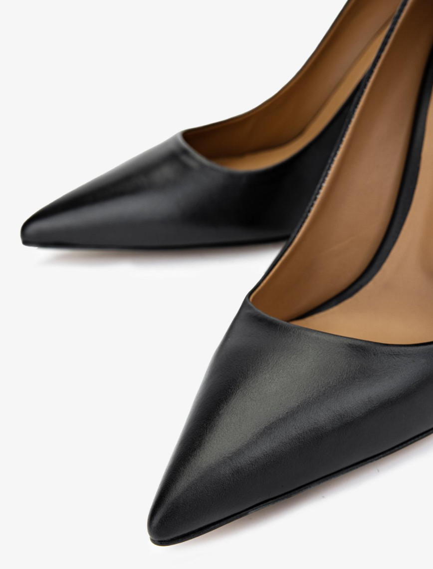 Valmenti Kadın . Siyah Topuklu Ayakkabı Valmenti Kadın . Siyah Topuklu Ayakkabı