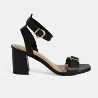 Kadın Siyah Ayarlanabilir Tokalı Deri Topuklu Sandalet Kadın Siyah Ayarlanabilir Tokalı Deri Topuklu Sandalet