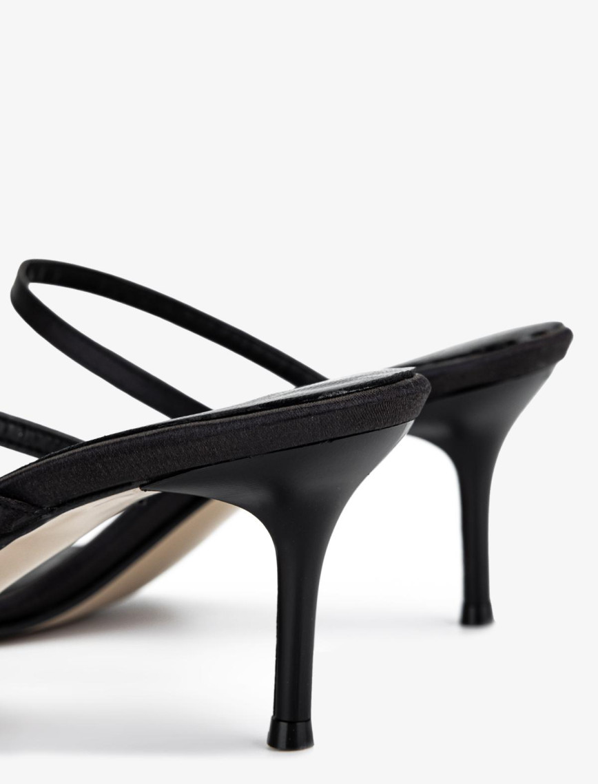 Valmenti Kadın Tekstil Siyah Saten Topuklu Terlik Valmenti Kadın Tekstil Siyah Saten Topuklu Terlik