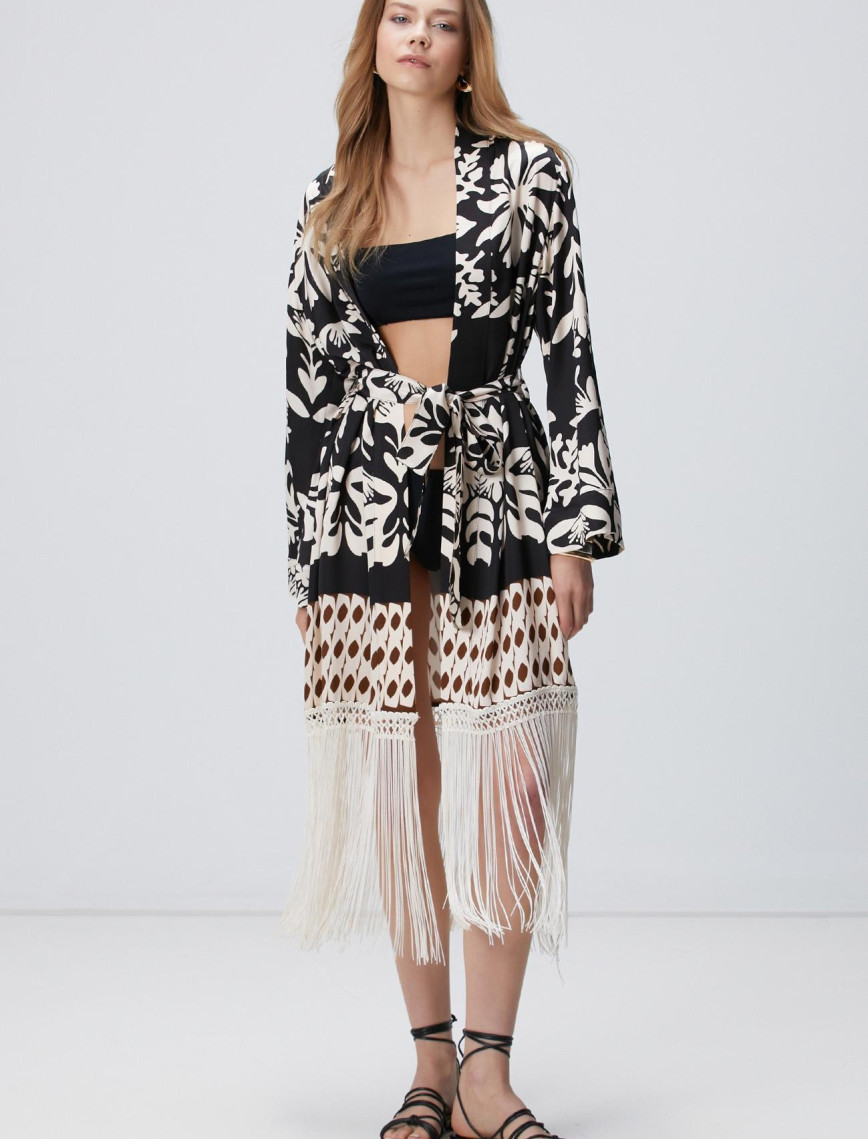Network Kadın Siyah Püsküllü Desenli Kaftan Network Kadın Siyah Püsküllü Desenli Kaftan