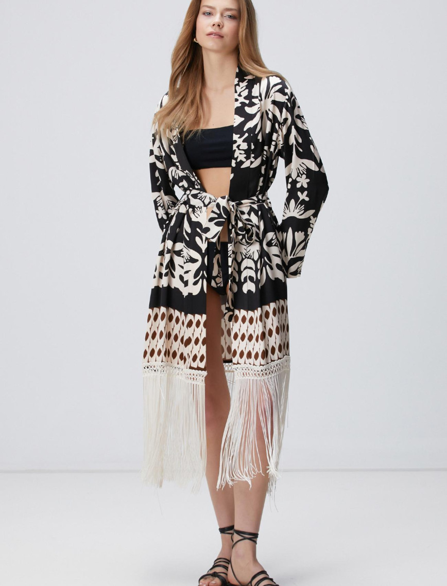 Network Kadın Siyah Püsküllü Desenli Kaftan Network Kadın Siyah Püsküllü Desenli Kaftan