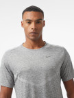 Nike Dri-FIT Rise 365 Ss Erkek Gri T-Shirt Nike Dri-FIT Rise 365 Ss Erkek Gri T-Shirt