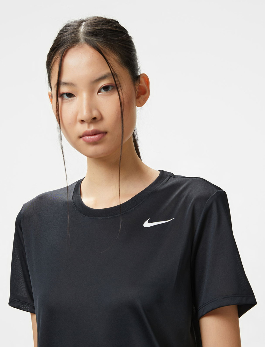 Nike Dri-Fit Legend Lbr Kadın Siyah T-Shirt Nike Dri-Fit Legend Lbr Kadın Siyah T-Shirt