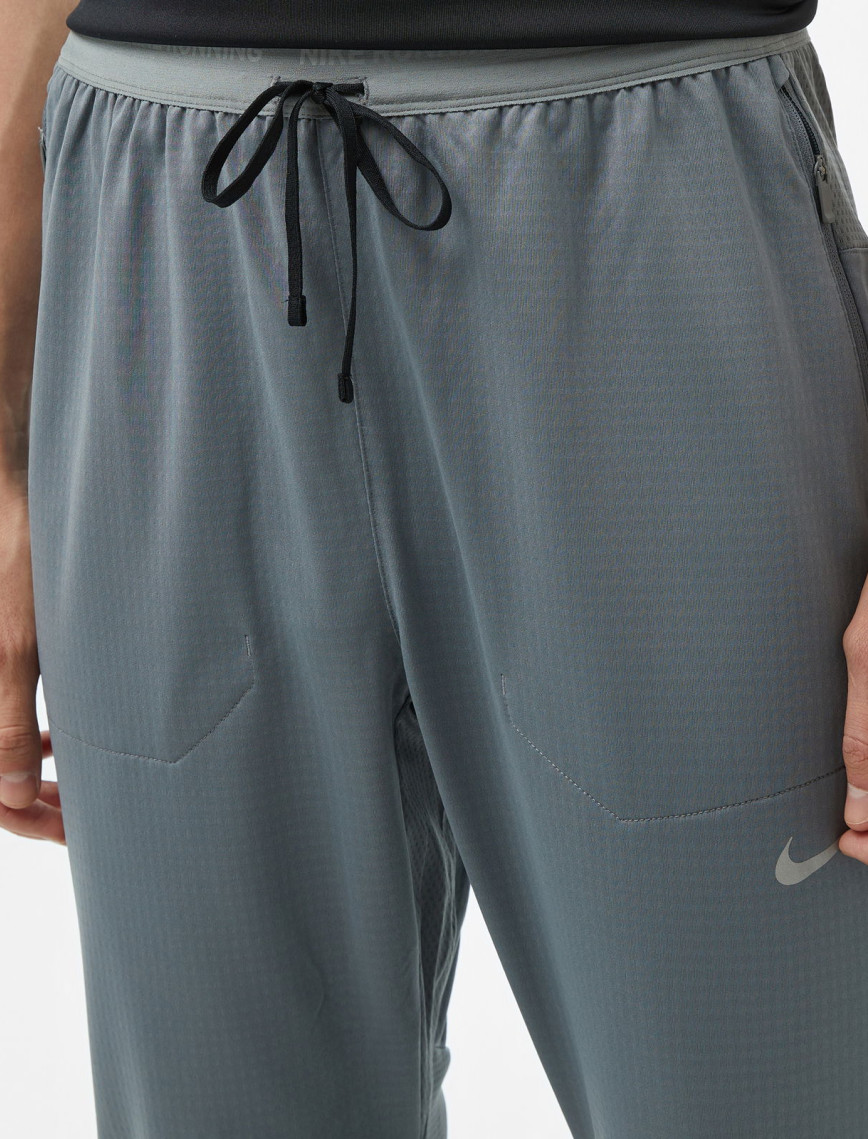 Nike Dri-FIT Phenom Elite Knit Erkek Gri Eşofman Altı Nike Dri-FIT Phenom Elite Knit Erkek Gri Eşofman Altı