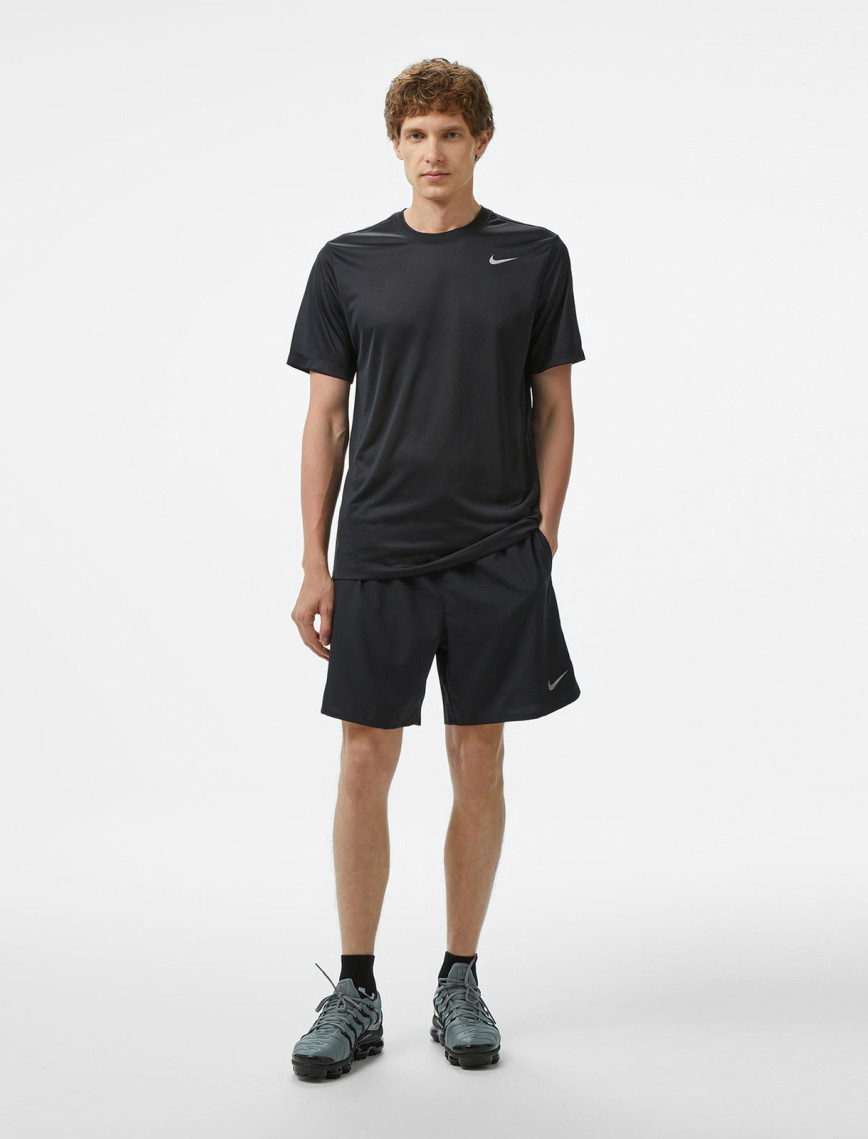 Nike Dri-Fit Challenger 18cm Erkek Siyah Şort Nike Dri-Fit Challenger 18cm Erkek Siyah Şort