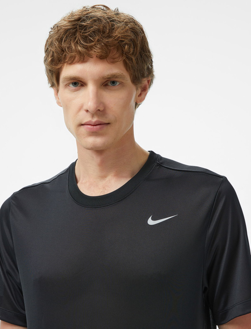 Nike Dri-Fit Reset Erkek Siyah T-Shirt Nike Dri-Fit Reset Erkek Siyah T-Shirt