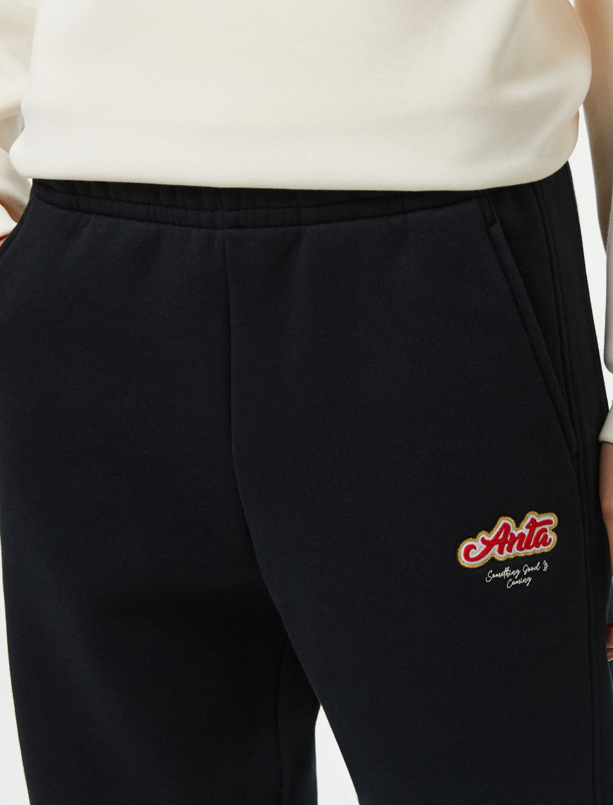 Anta CNY Good Luck Kadın Siyah Eşofman Altı Anta CNY Good Luck Kadın Siyah Eşofman Altı