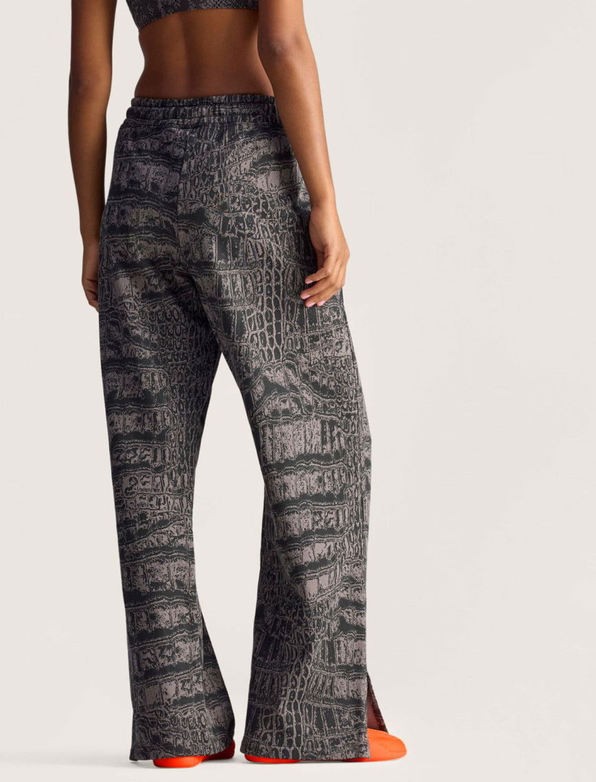 adidas Stella McCartney Loose Kadın Siyah Eşofman Altı adidas Stella McCartney Loose Kadın Siyah Eşofman Altı