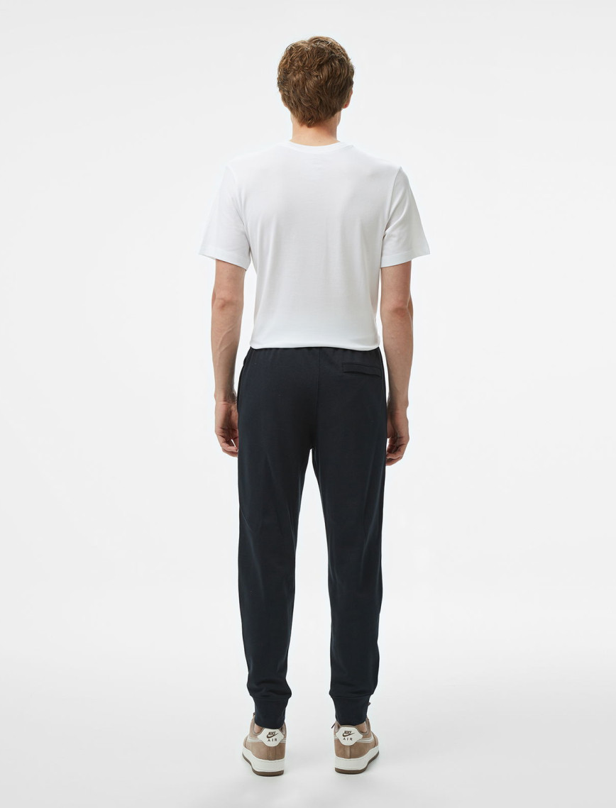 Nike Club Fit Erkek Siyah Eşofman Altı Nike Club Fit Erkek Siyah Eşofman Altı